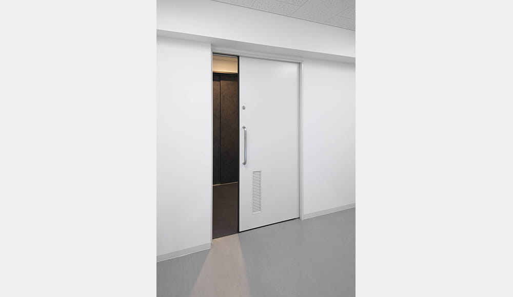 鋼製軽量ドア・固定間仕切 施工事例12